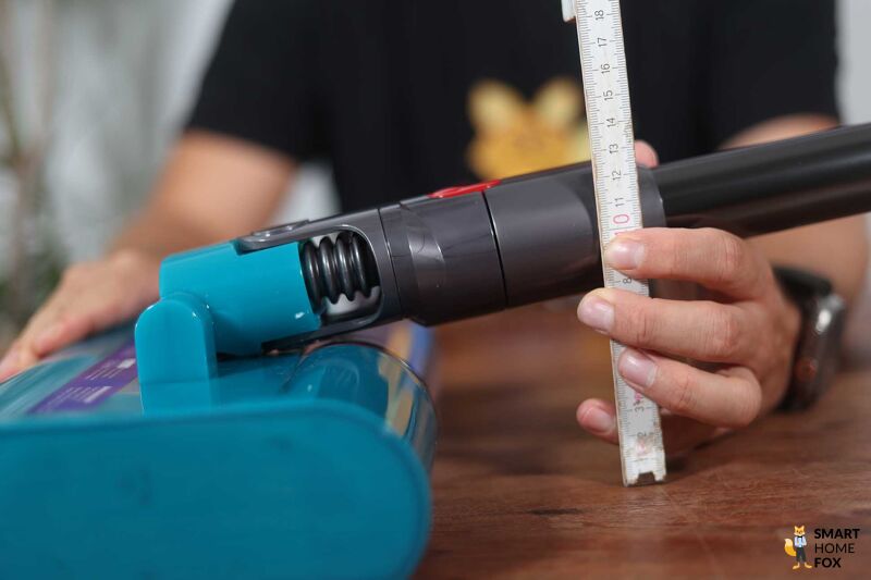 Dyson V15s Detect Submarine: beim Messen des Submarine Aufsatzes